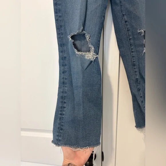 Good American Good Vintage High-Rise Straight Distressed Jeans - Picture 4 of 7